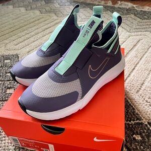 Nike Flex Plus - size 3 (big kids)